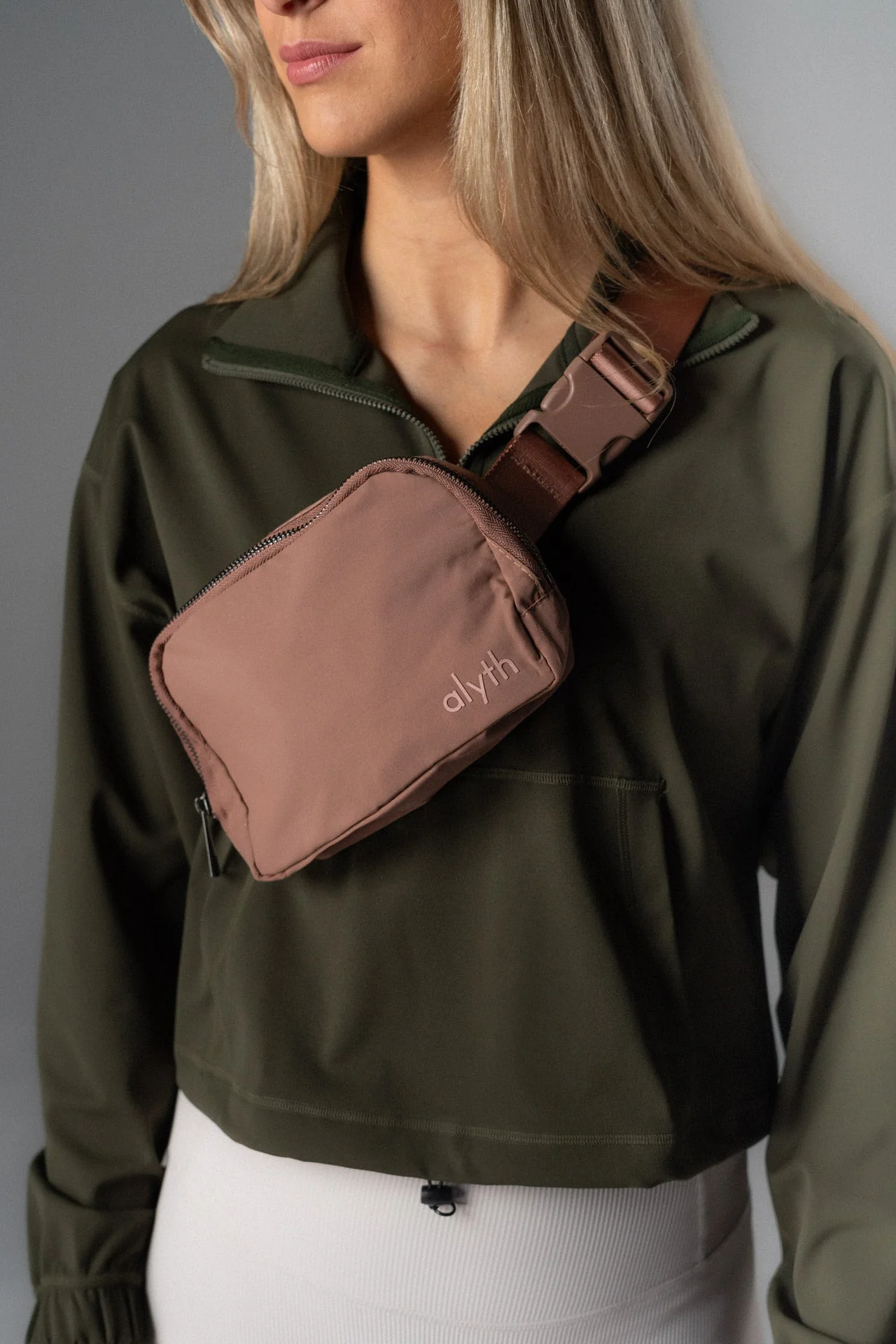 Alyth Belt Bag - Image 4
