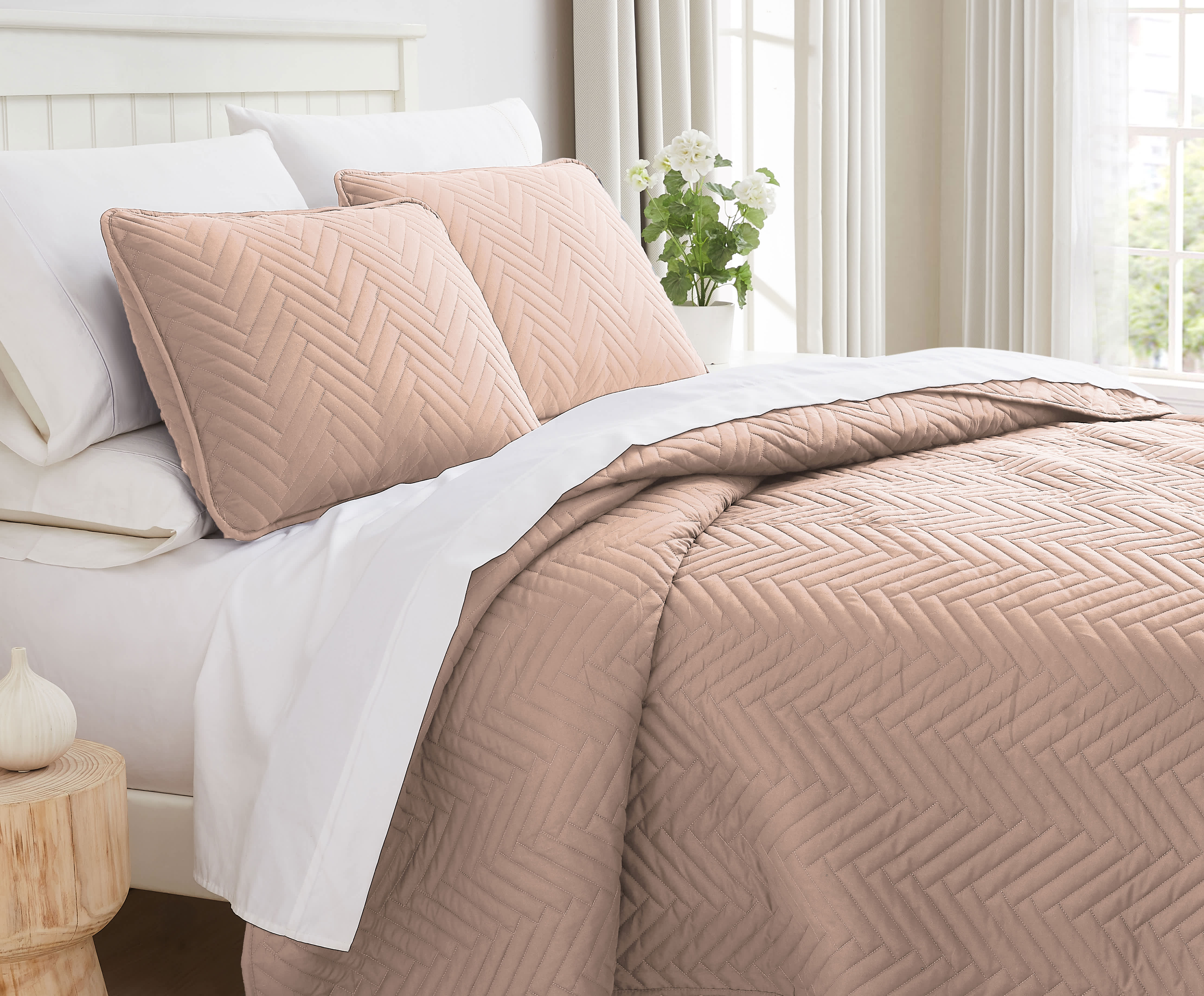 Southshore Fine Linens Chevron Oversized Quilt Set - Image 10