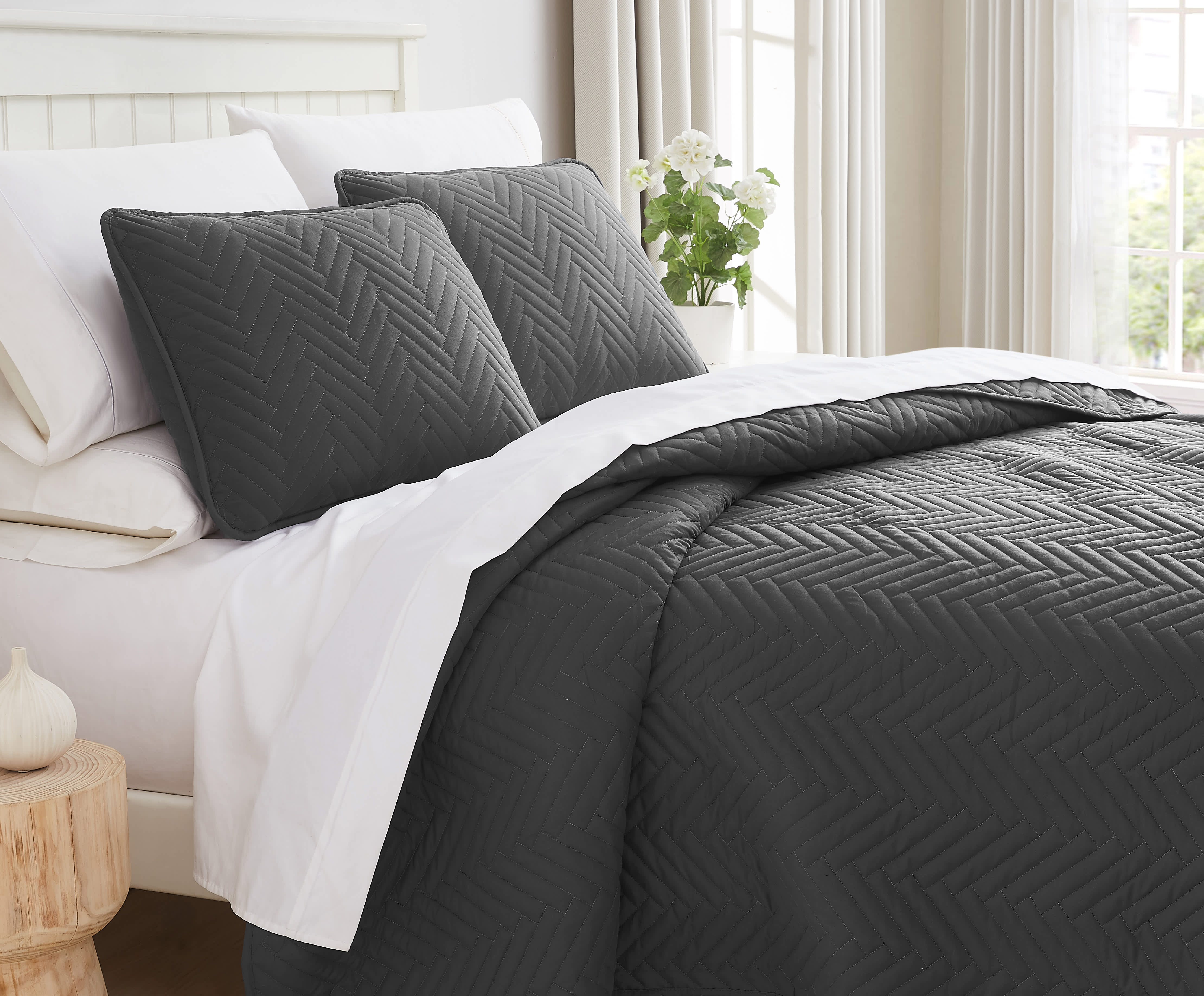 Southshore Fine Linens Chevron Oversized Quilt Set - Image 15