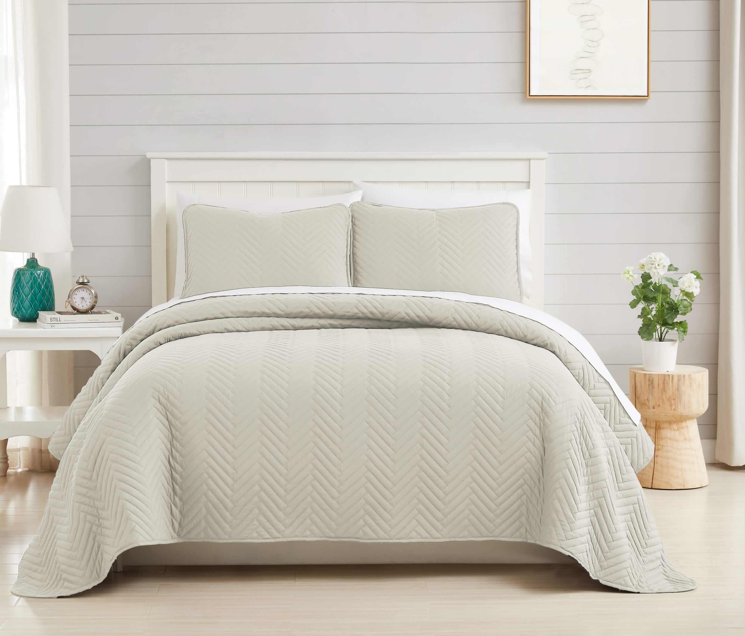 Southshore Fine Linens Chevron Oversized Quilt Set - Image 2