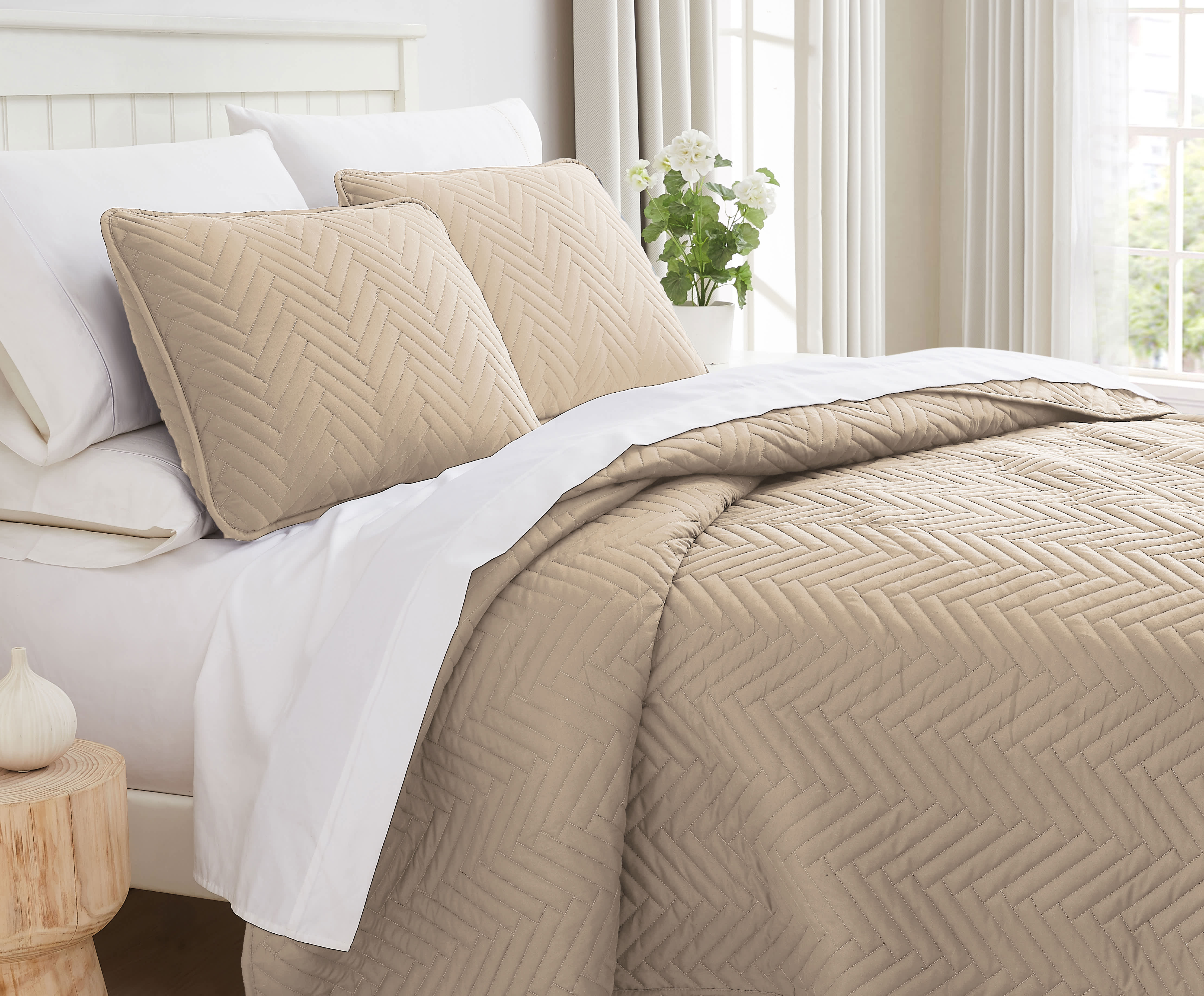 Southshore Fine Linens Chevron Oversized Quilt Set - Image 21