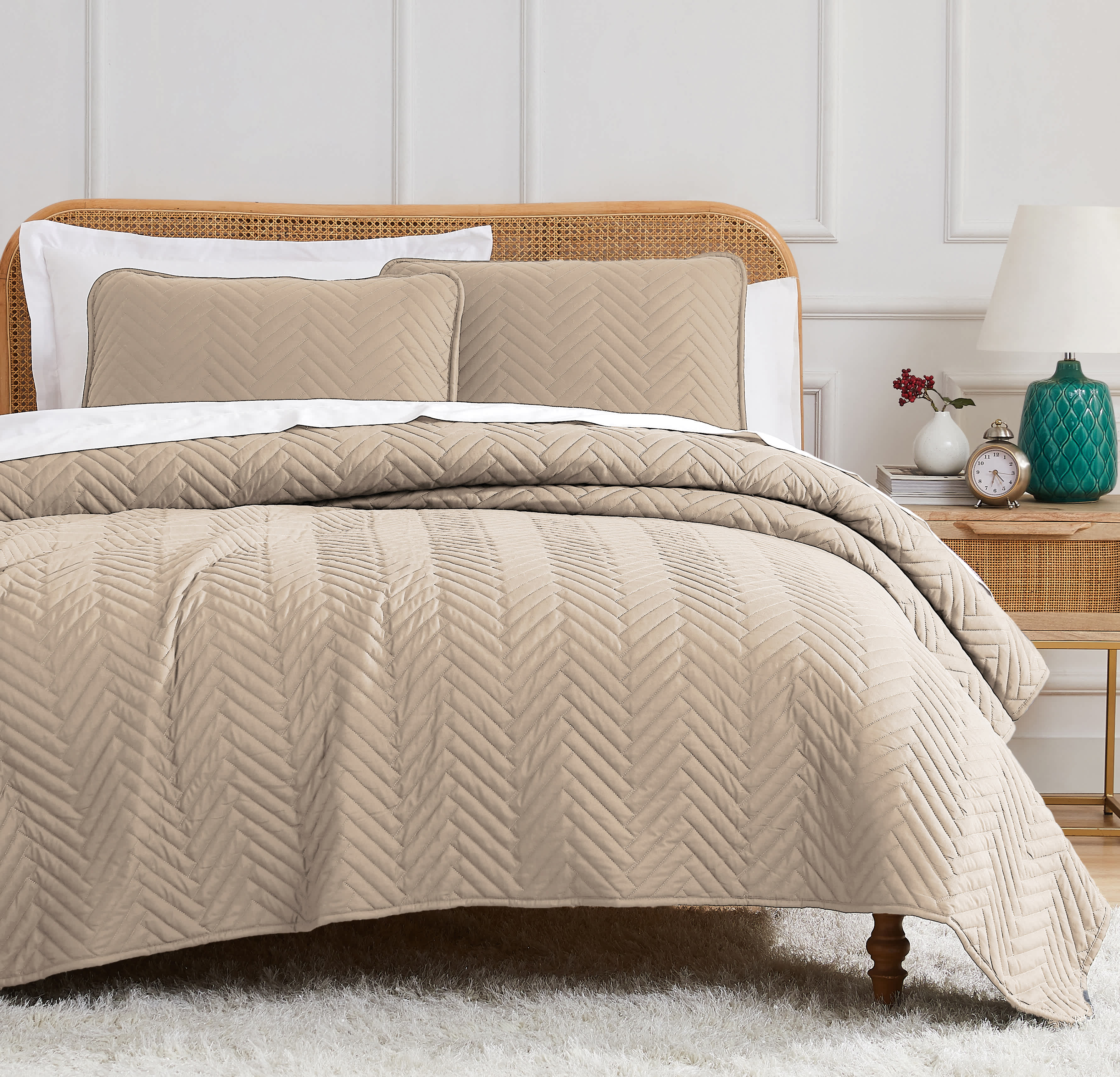 Southshore Fine Linens Chevron Oversized Quilt Set - Image 25