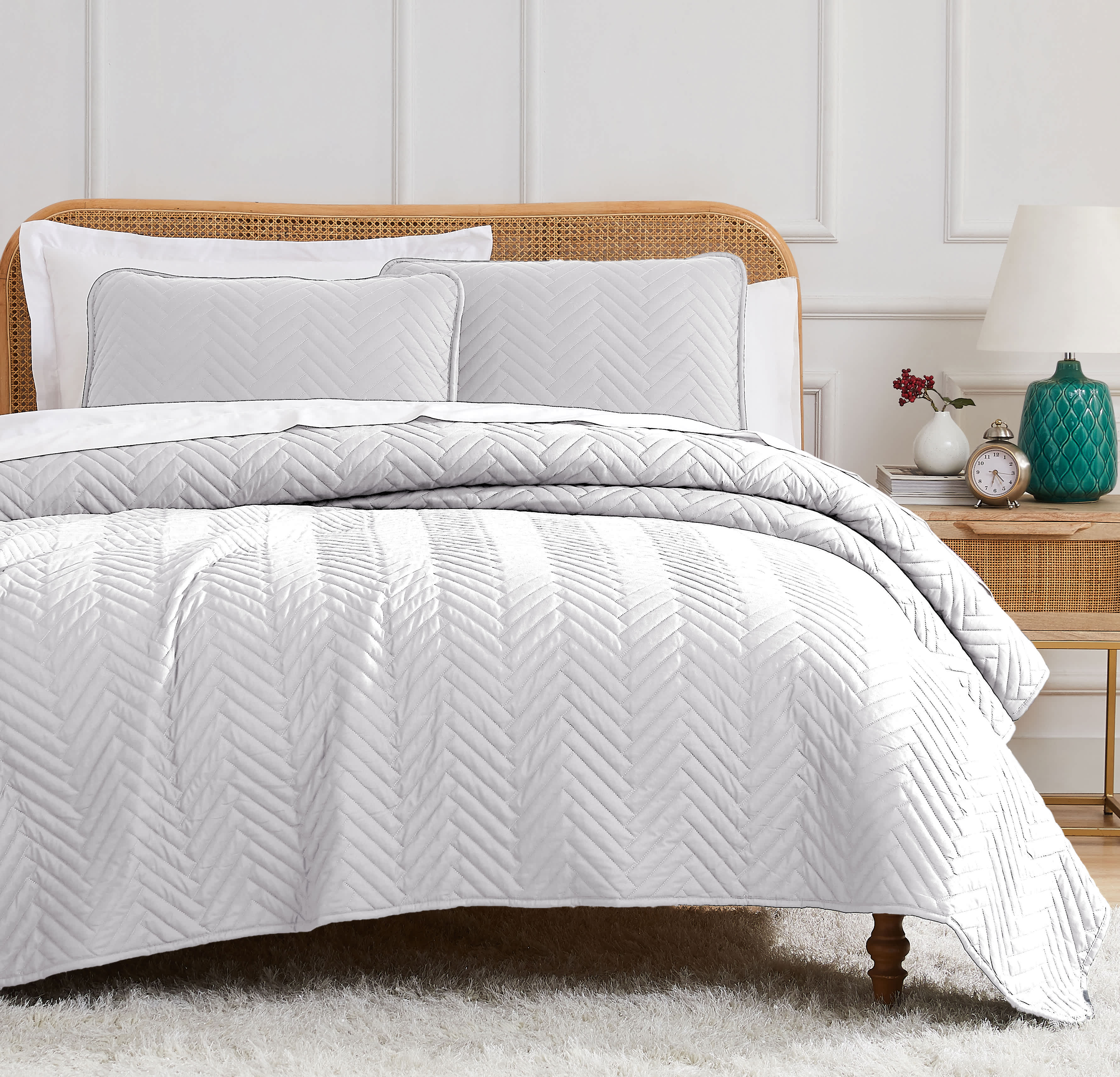Southshore Fine Linens Chevron Oversized Quilt Set - Image 30