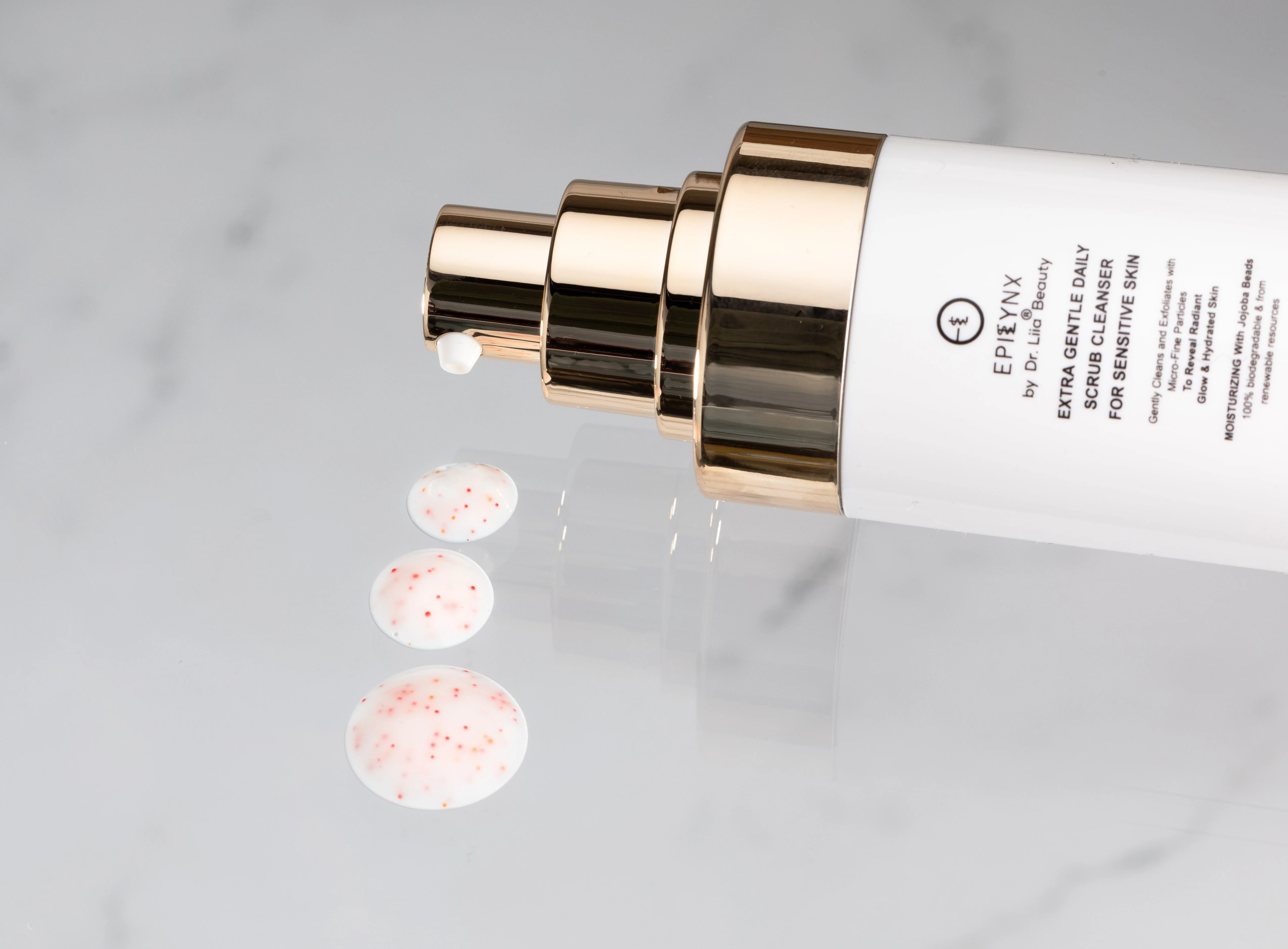 Gentle Exfoliating Face Scrub – Hyaluronic Acid, Aloe Vera & Biodegradable Jojoba Beads
