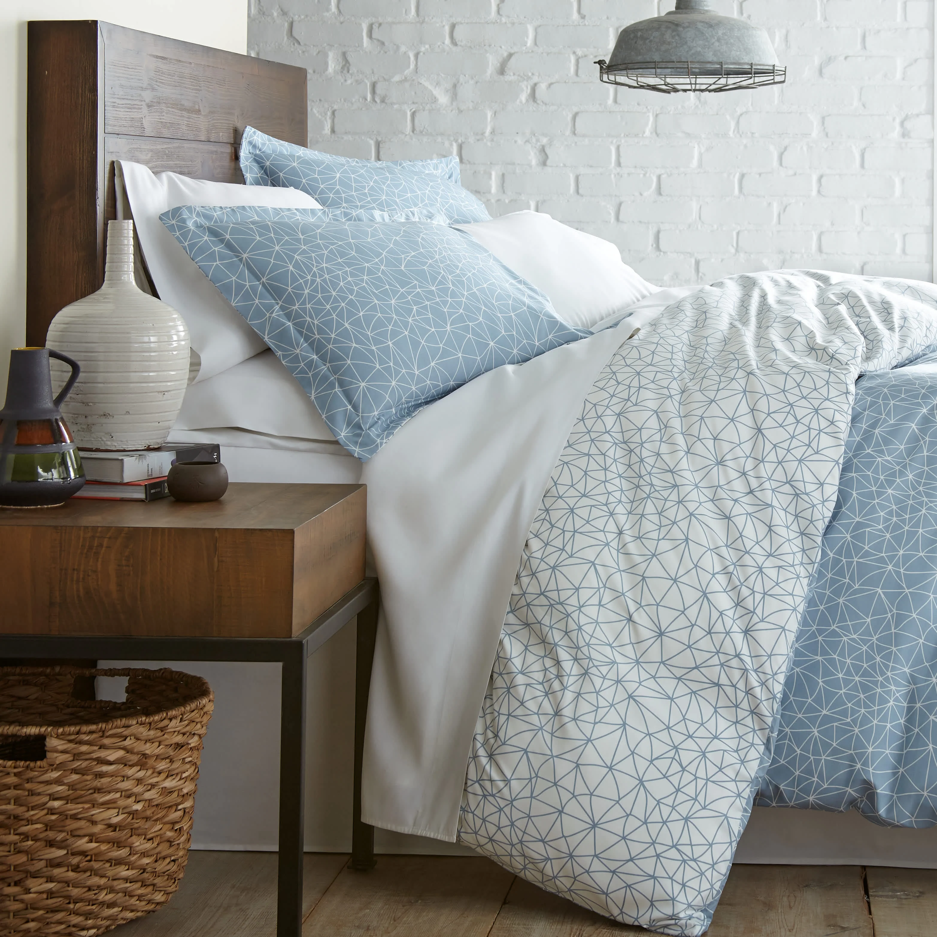 Southshore Fine Linens Geometric Maze Reversible Duvet Cover Set - Image 4