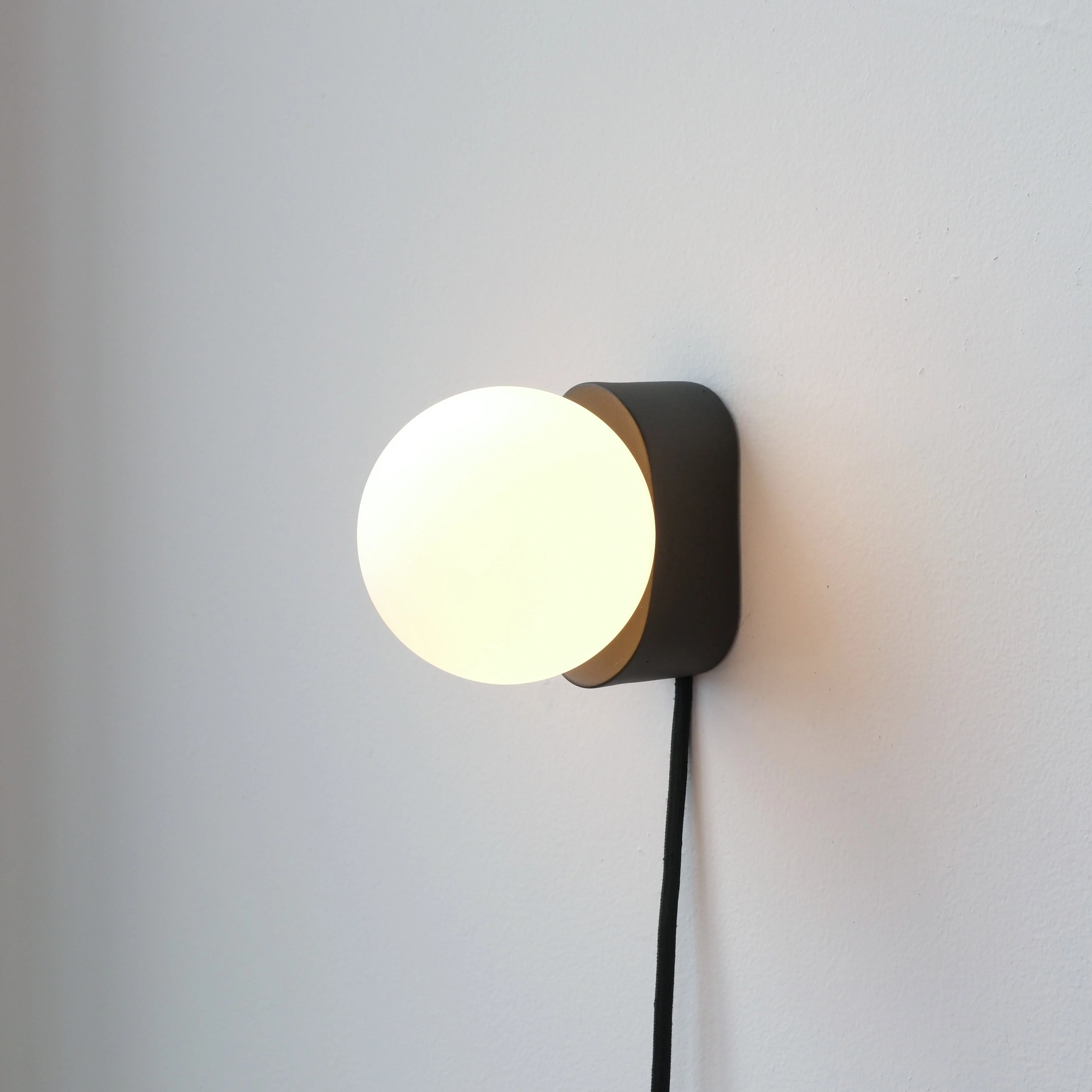 Iota Sconce - Image 3